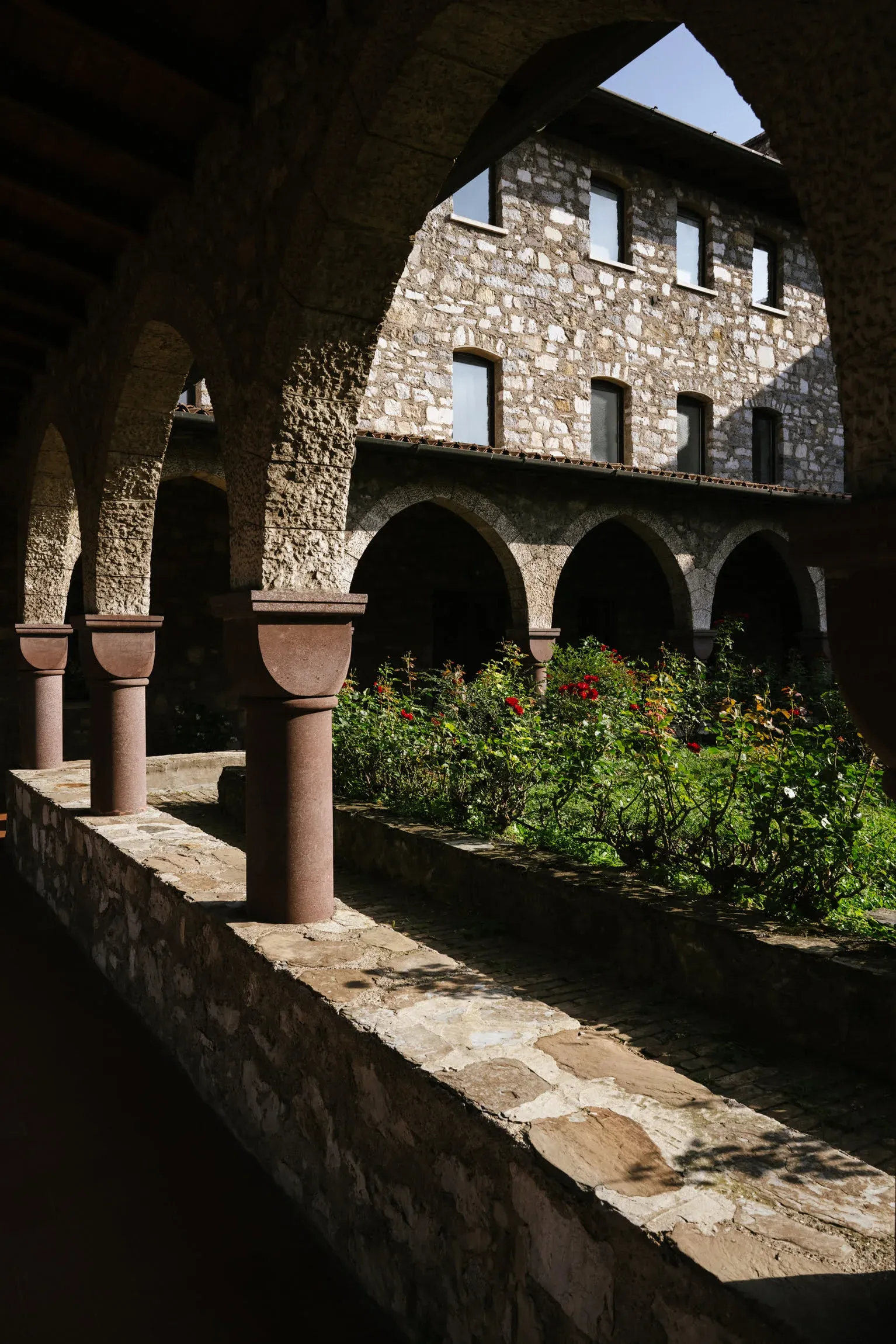 eremo-dei-santi-pietro-e-paolo-bienno-portici-oltrebrescia