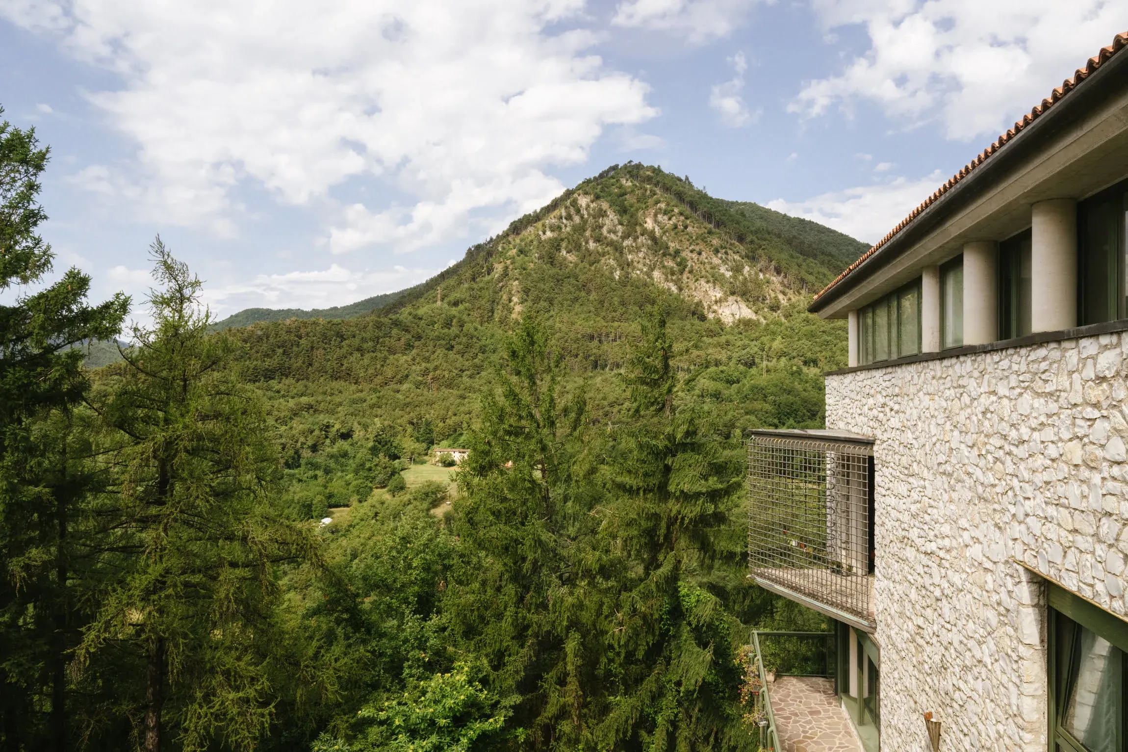 eremo-di-montecartello-vista-panoramica-sul-monte-oltrebrescia
