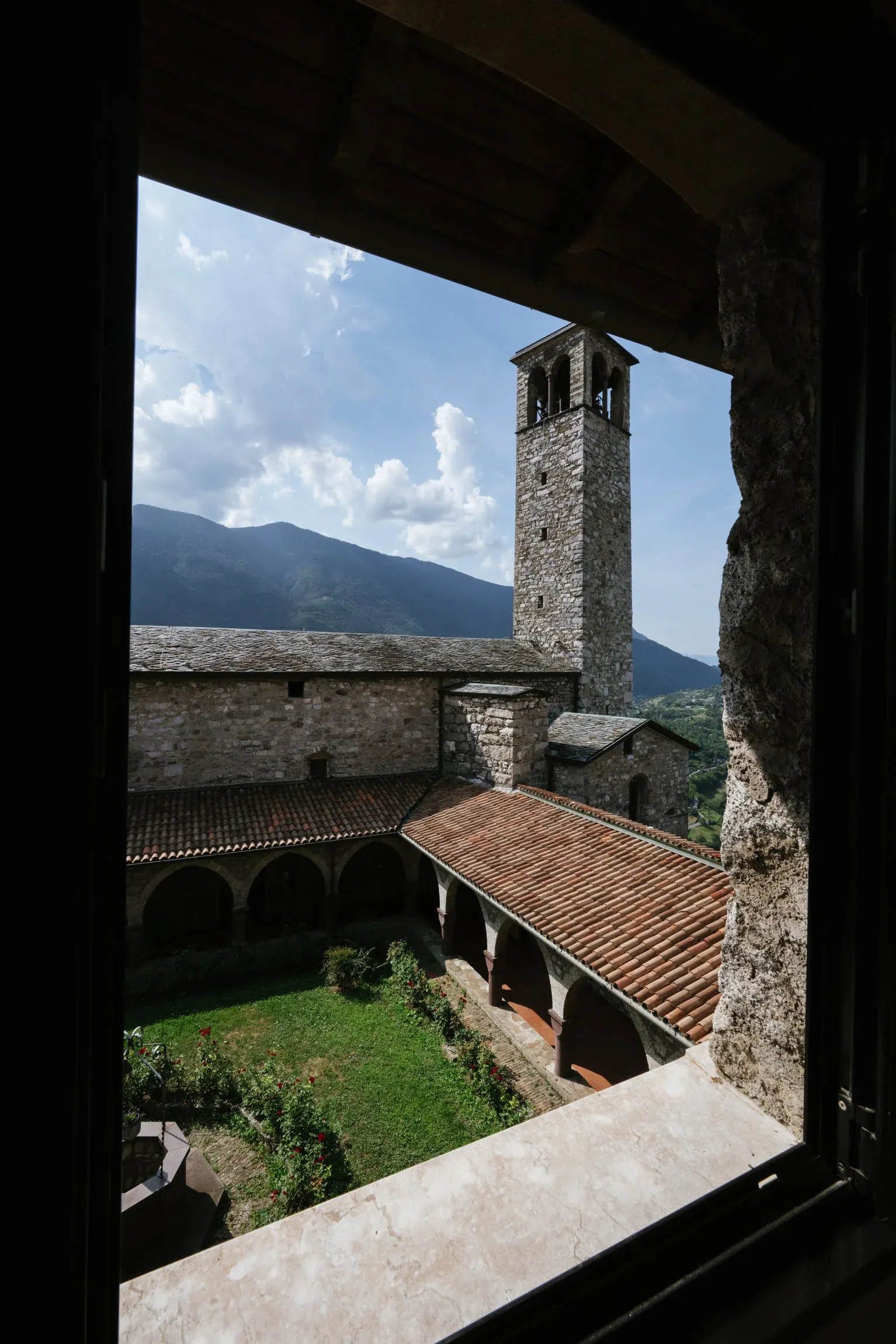 eremo-dei-santi-pietro-e-paolo-bienno-vista-dalla-finestra-oltrebrescia