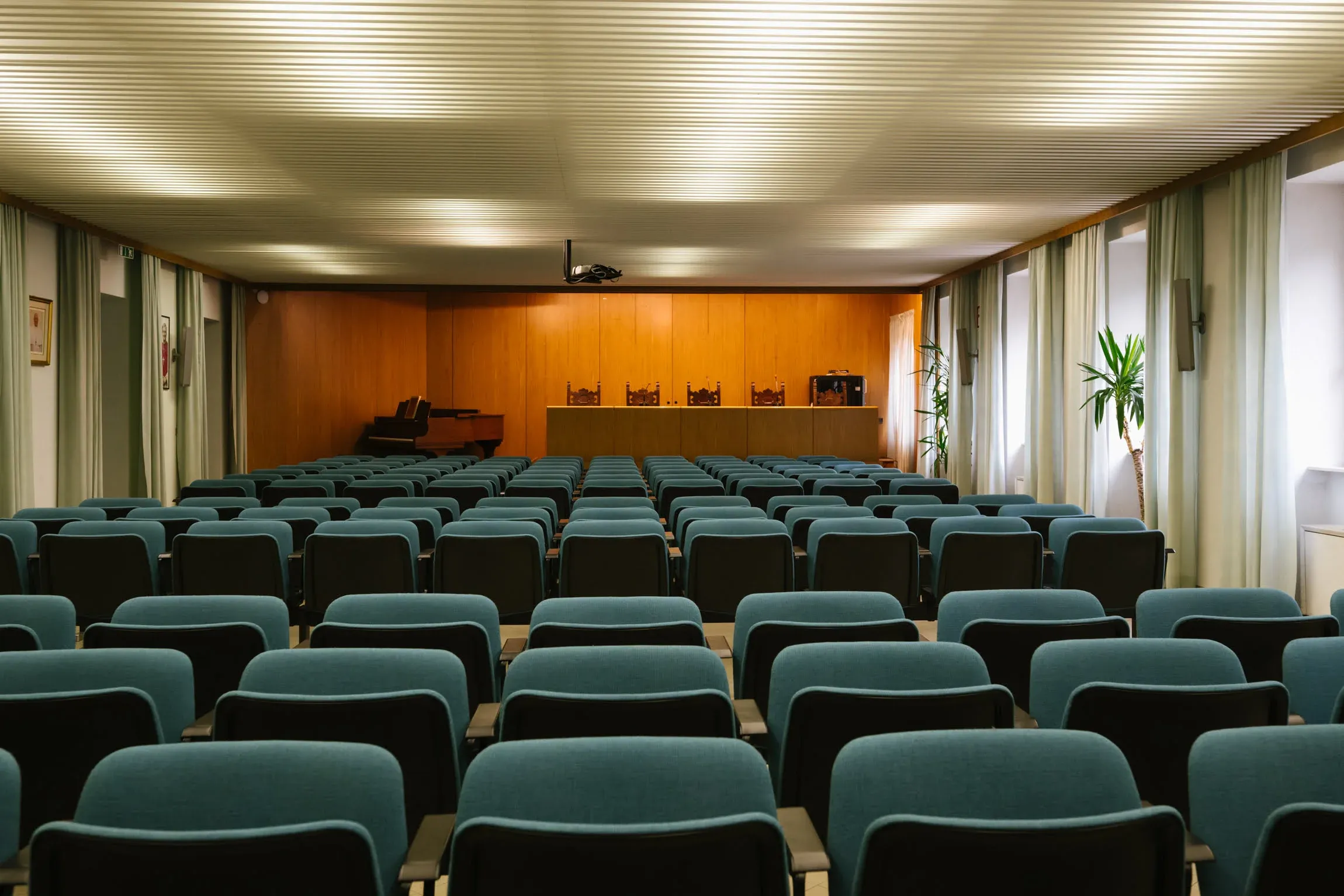 eremo-dei-santi-pietro-e-paolo-bienno-sala-riunioni-oltrebrescia