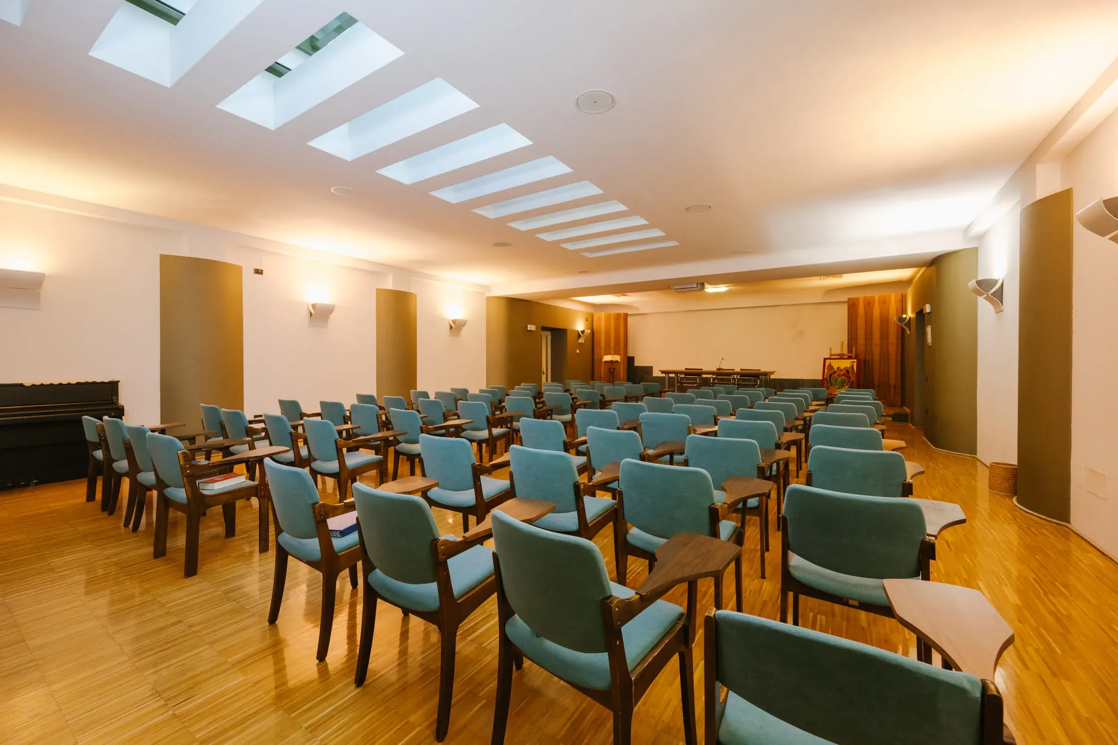 eremo-di-montecastello-sala-riunioni-oltrebrescia