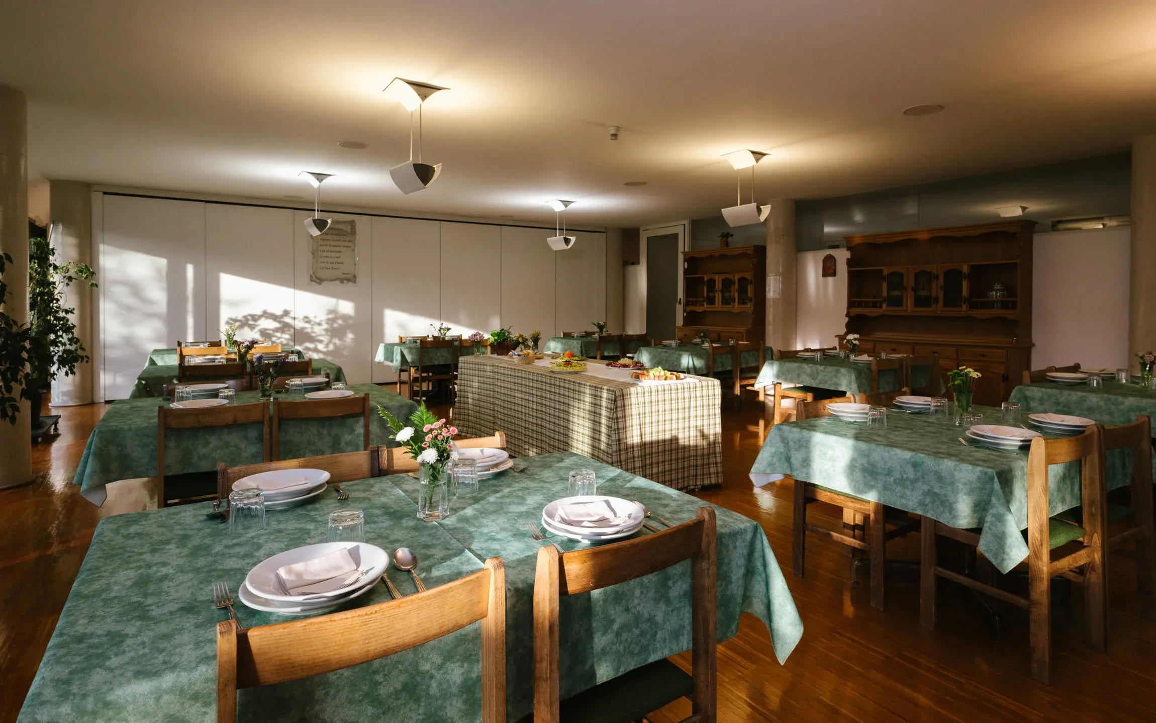 eremo-di-montecastello-sala-pranzo-e-cena-oltrebrescia