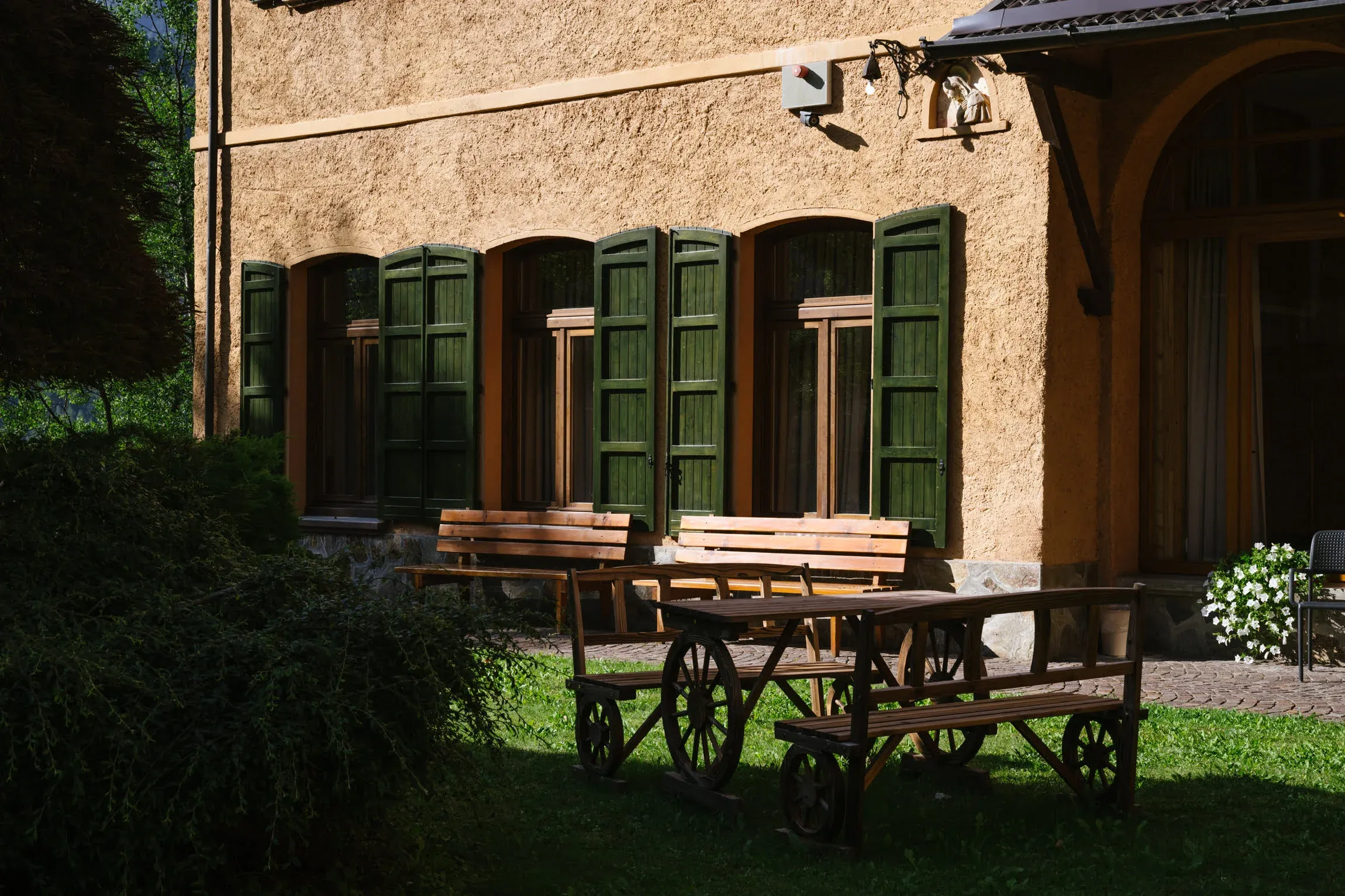 villa-luzzago-ponte-di-legno-giardino-oltrebrescia