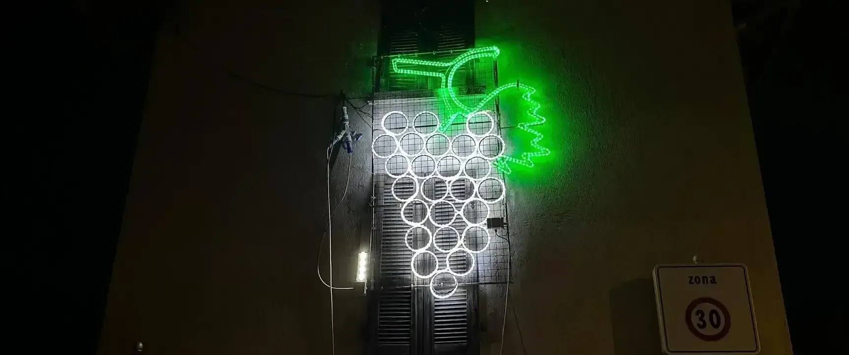 festa-del-vino-polpenazze-insegna-led