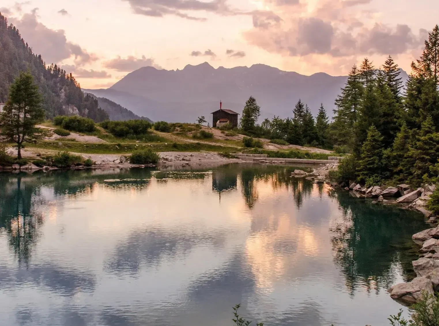 lago-di-aviolo-panorama-lago